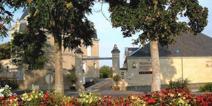 Hotel & Spa Chai De La Paleine Le Puy-Notre-Dame エクステリア 写真