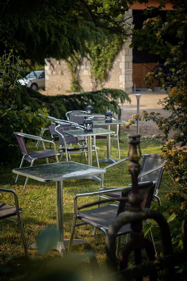 Hotel & Spa Chai De La Paleine Le Puy-Notre-Dame エクステリア 写真