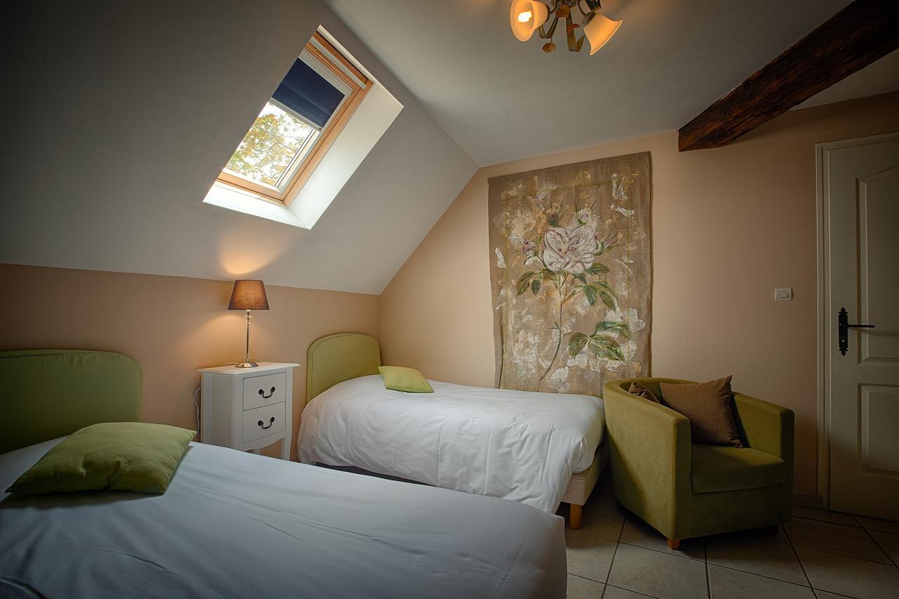 Hotel & Spa Chai De La Paleine Le Puy-Notre-Dame エクステリア 写真